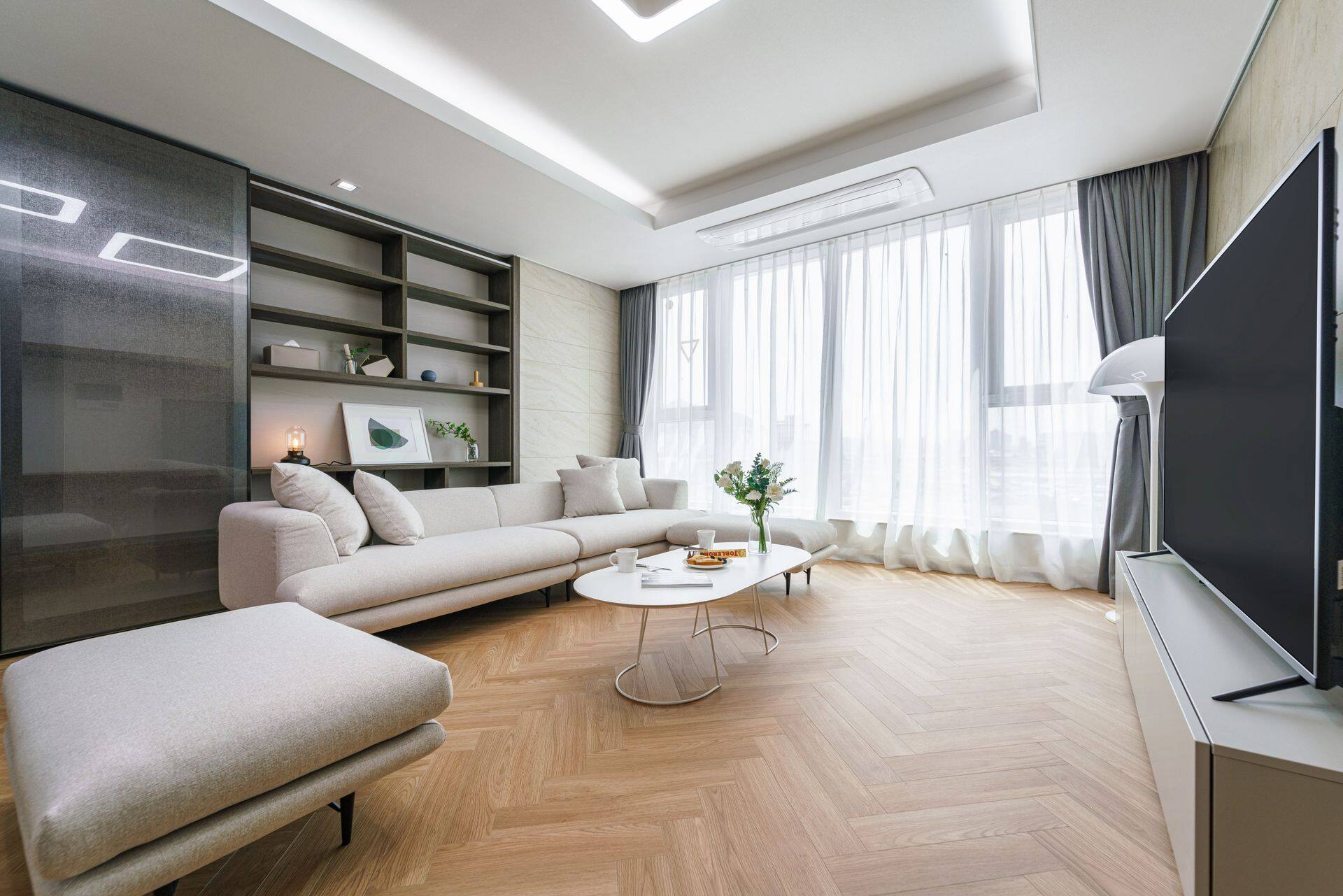 In the spaciousness of Busan Port # Three Rooms # Full Option