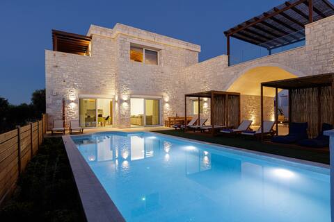 Mandana Villa - With Heated Pool & Jacuzzi