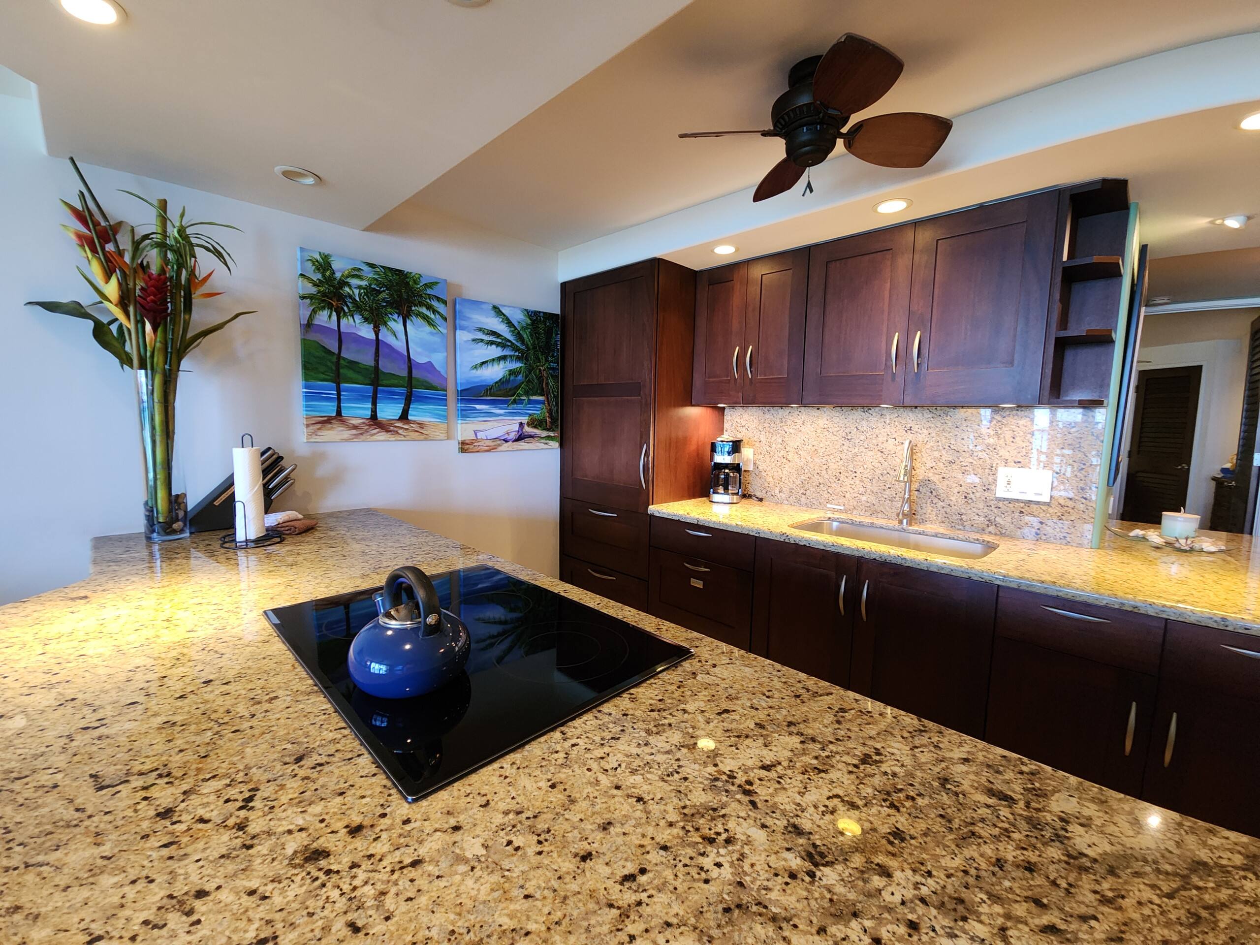 Condo in Lahaina · ★4.93 · 1 bedroom · 1 bed · 1 bath - Image 13