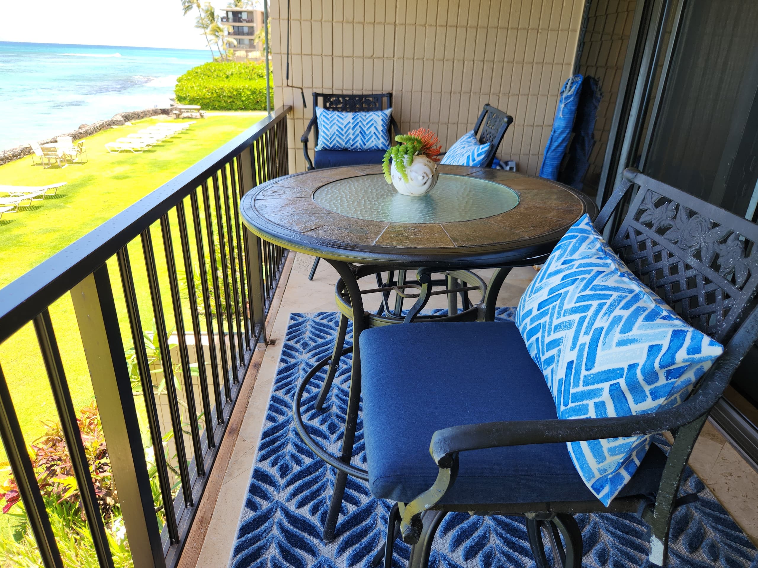 Condo in Lahaina · ★4.93 · 1 bedroom · 1 bed · 1 bath - Image 40