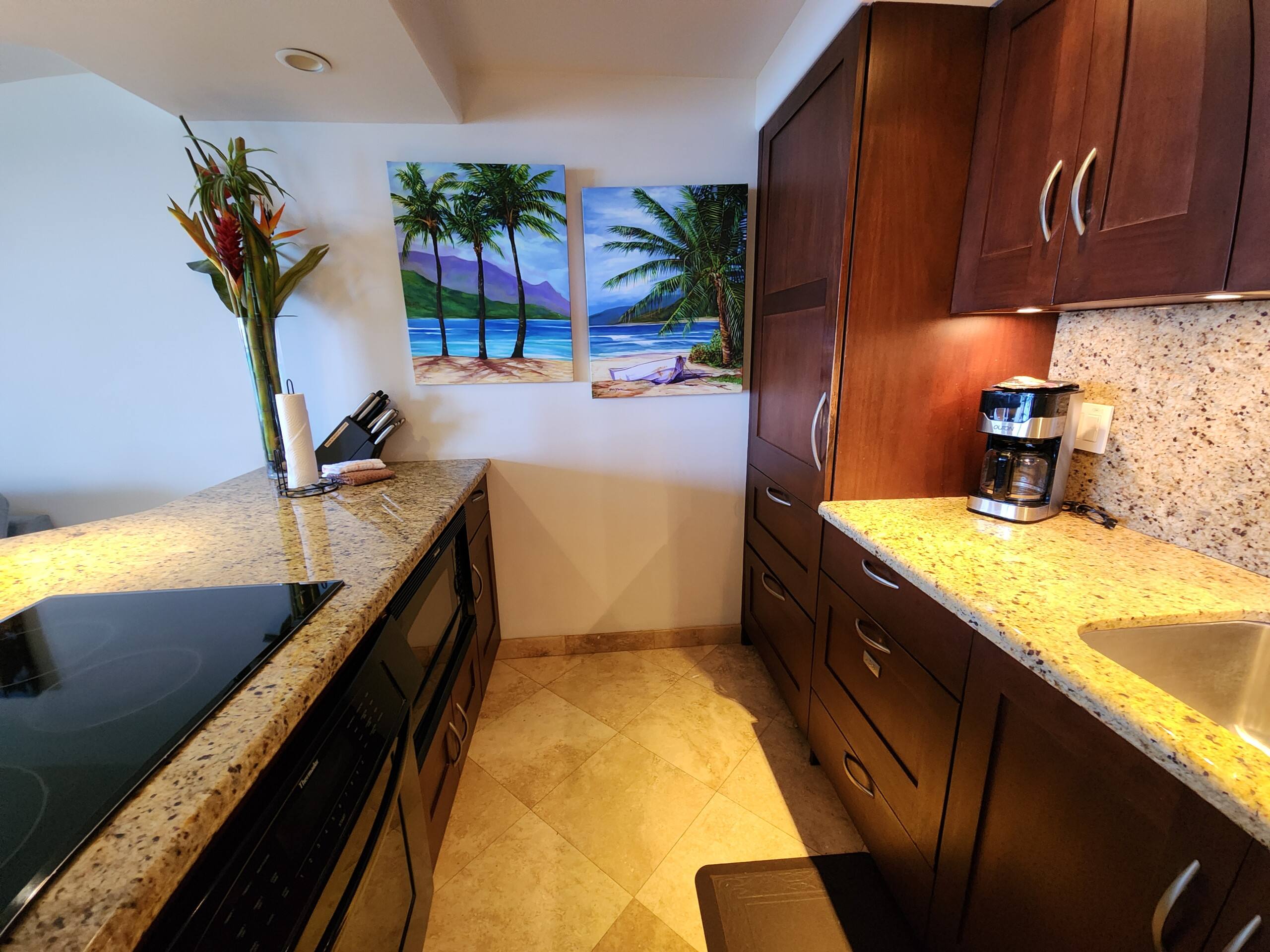 Condo in Lahaina · ★4.93 · 1 bedroom · 1 bed · 1 bath - Image 12