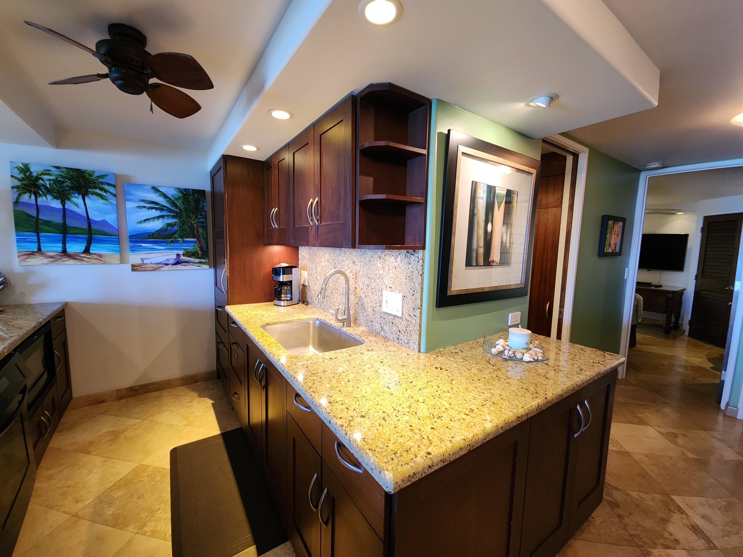 Condo in Lahaina · ★4.93 · 1 bedroom · 1 bed · 1 bath - Image 17
