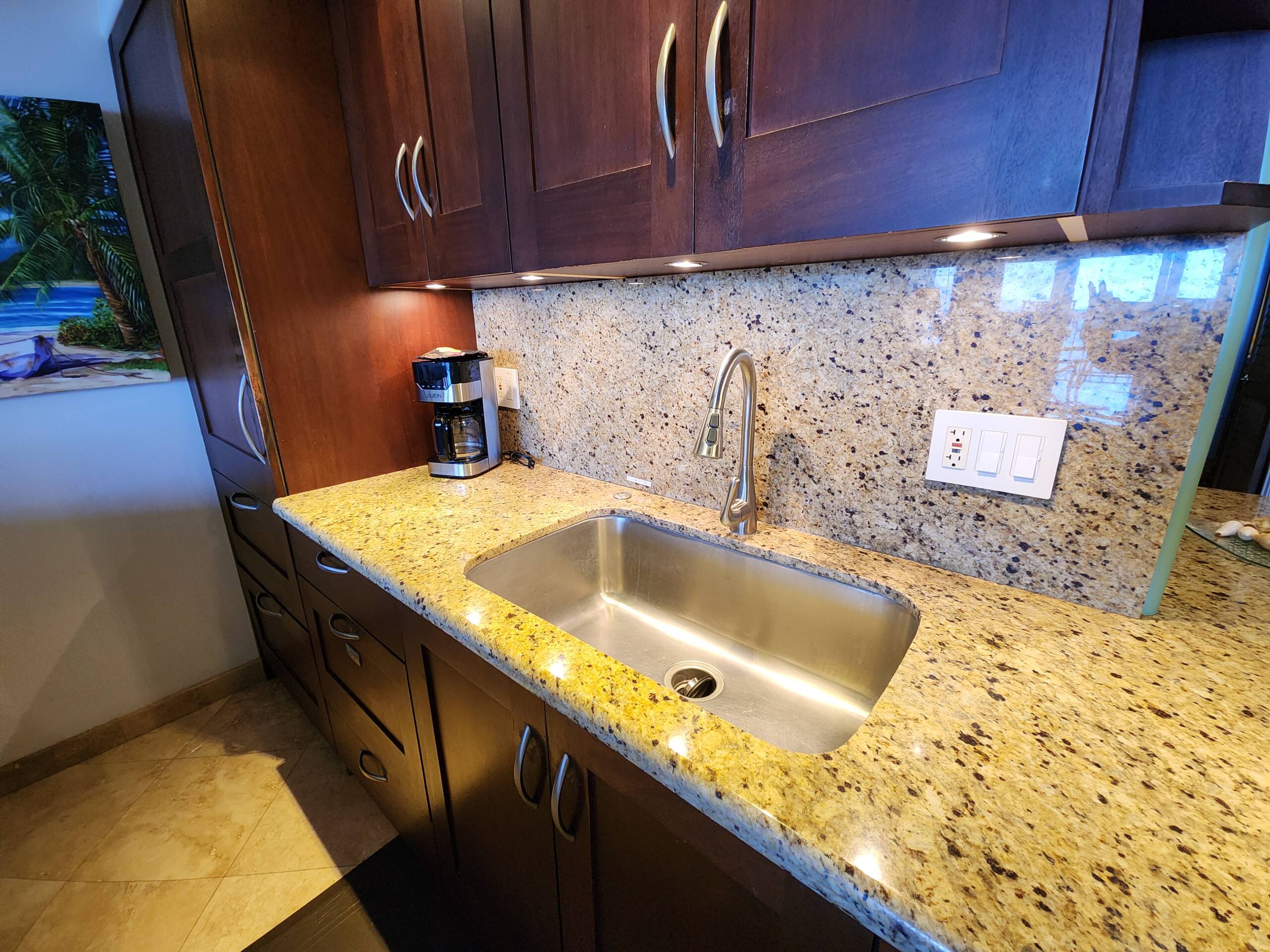 Condo in Lahaina · ★4.93 · 1 bedroom · 1 bed · 1 bath - Image 15