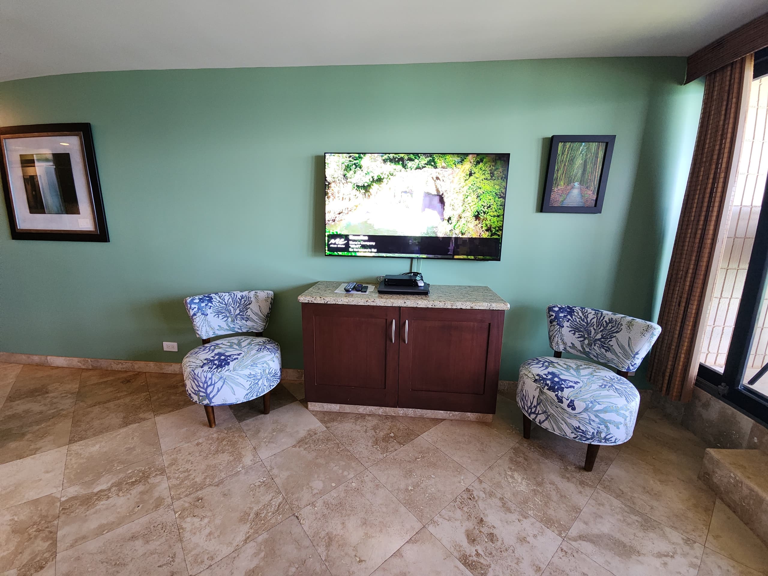 Condo in Lahaina · ★4.93 · 1 bedroom · 1 bed · 1 bath - Image 8