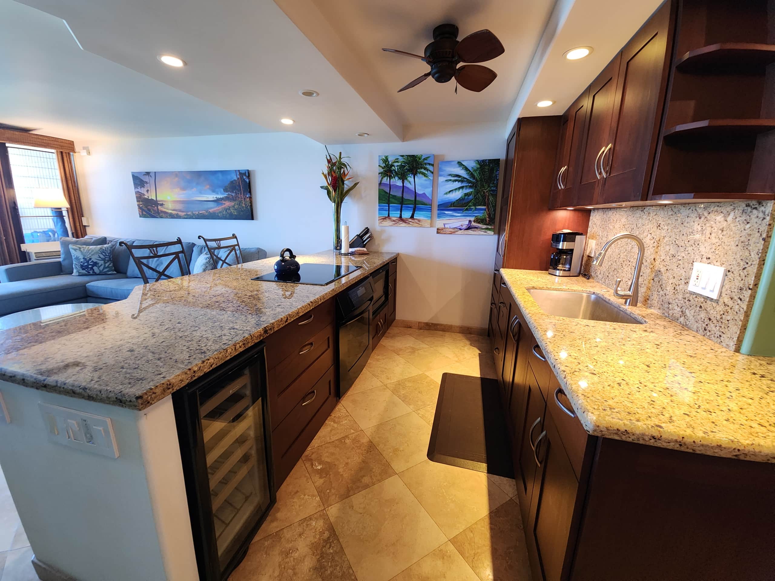 Condo in Lahaina · ★4.93 · 1 bedroom · 1 bed · 1 bath - Image 14