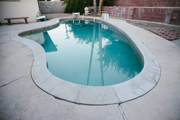 Pool And Extended Stays In Sunny Las Vegas! - Las Vegas, NV