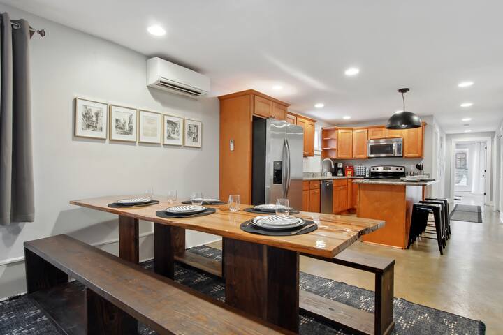 WalkScore90 l Spacious & Beautiful l By Magazine gallery image 2