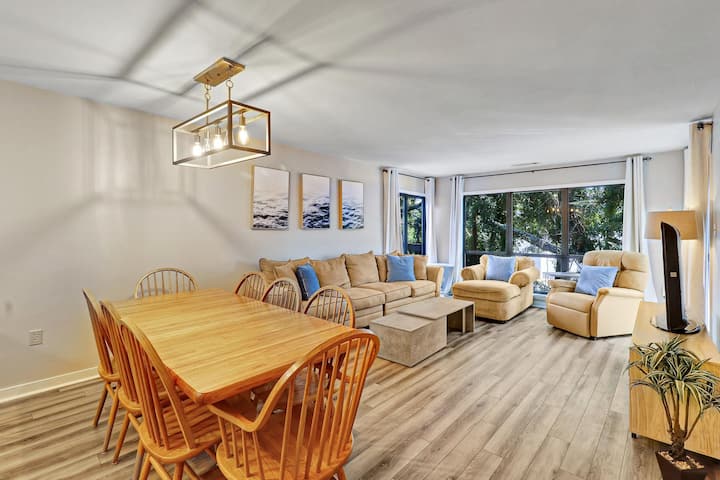 2-bed Moorings Villa Close To Beach & Pool - Hilton Head Island, SC