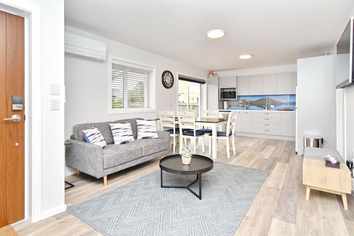 Listing in Chirstchurch