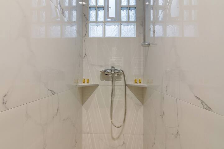 New apartment in Plaka #B1, 2 Bdrm gallery image 3