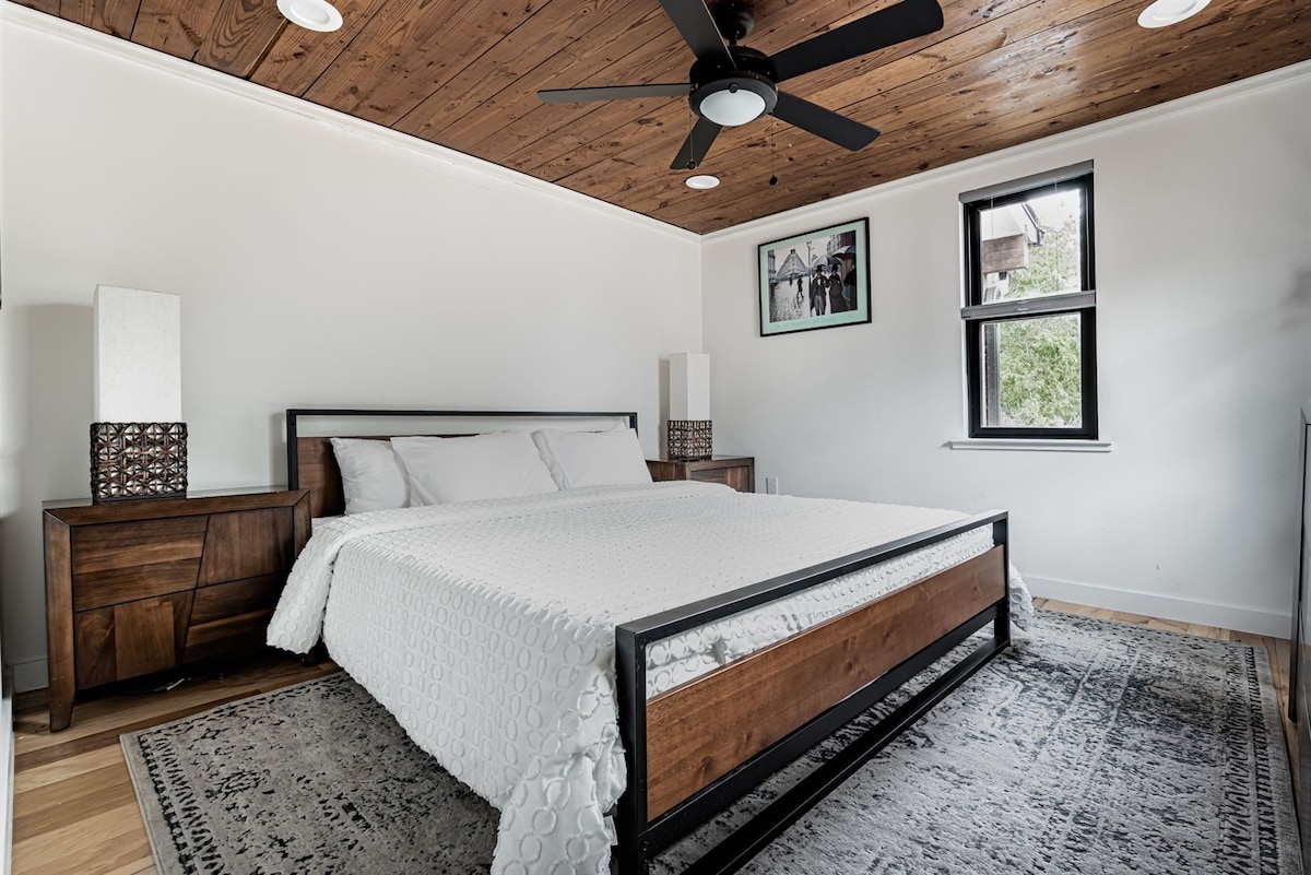 Entire Remodeled Home | Walk Downtown | Pool
