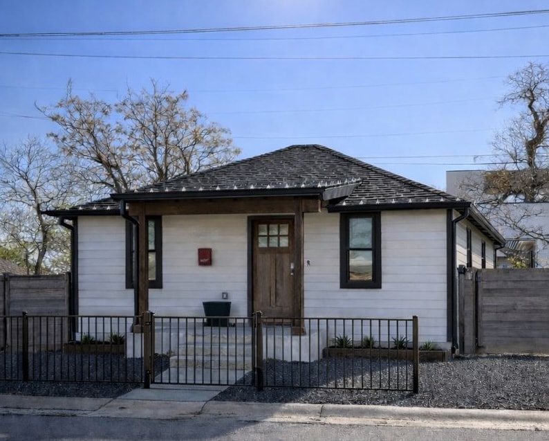 Entire Remodeled Home | Walk Downtown | Pool