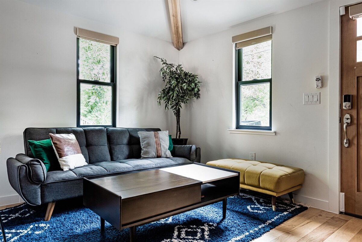 Entire Remodeled Home | Walk Downtown | Pool