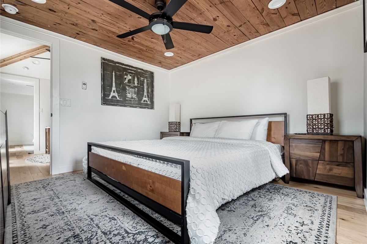 Entire Remodeled Home | Walk Downtown | Pool