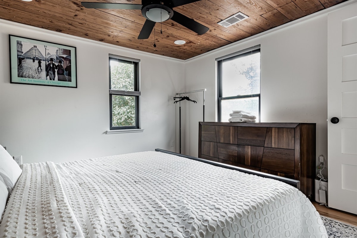 Entire Remodeled Home | Walk Downtown | Pool