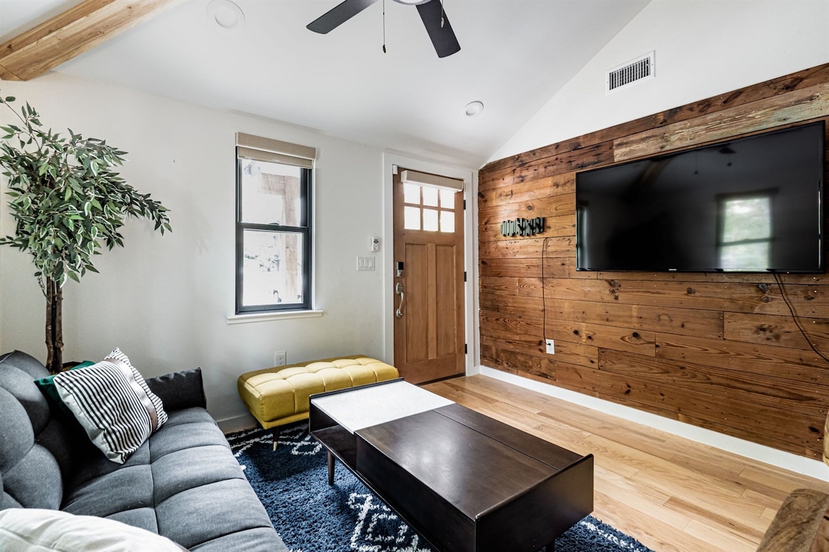 Entire Remodeled Home | Walk Downtown | Pool