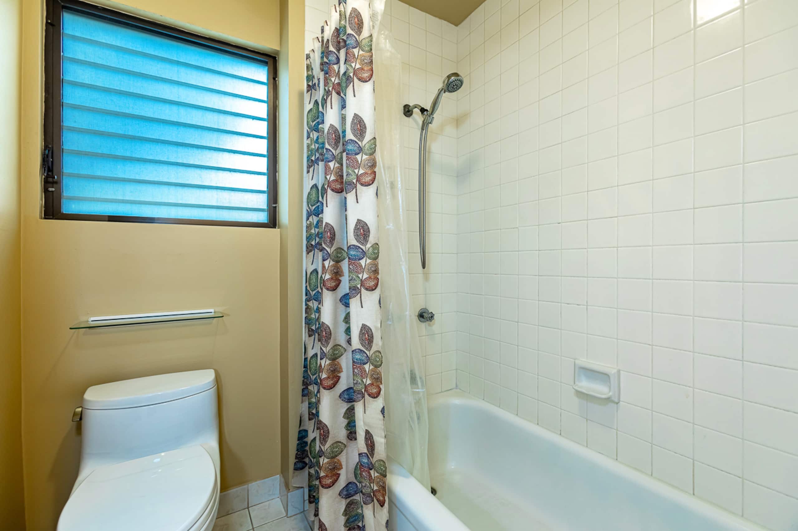 Condo in Kihei · ★4.56 · 1 bedroom · 2 beds · 2 shared baths - Image 18
