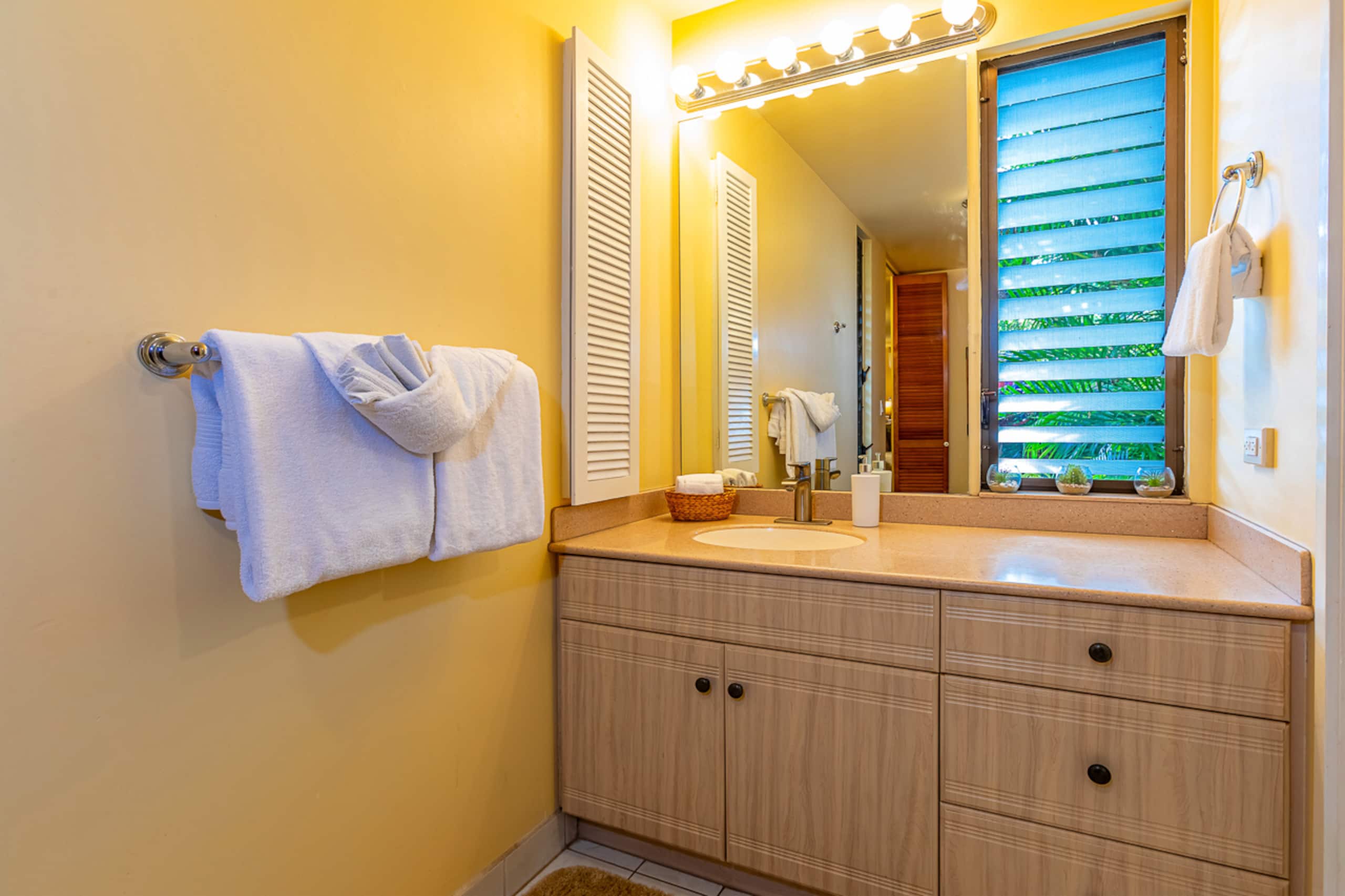 Condo in Kihei · ★4.56 · 1 bedroom · 2 beds · 2 shared baths - Image 24