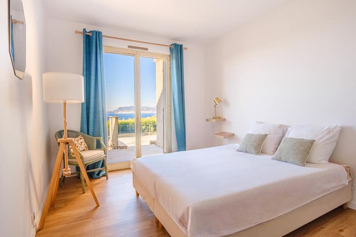 غرفة نوم 1، سرير 160 سم وإطلالة على البحر