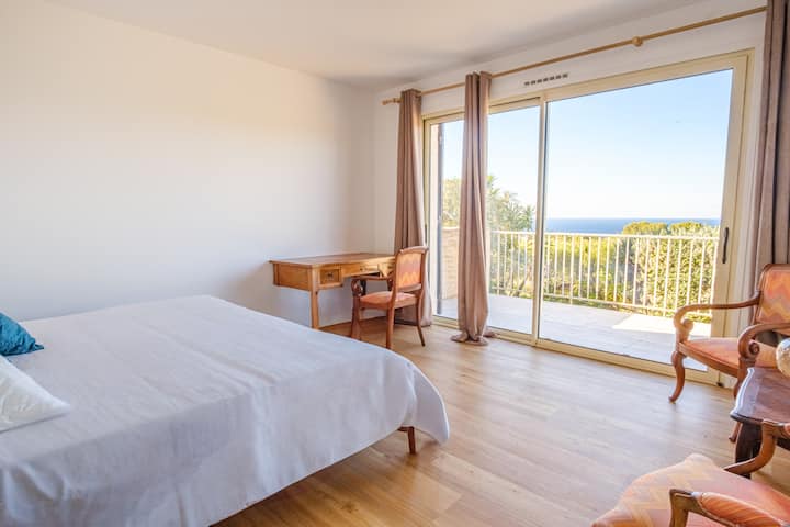 غرفة نوم 3، سرير 180 سم وإطلالة على البحر