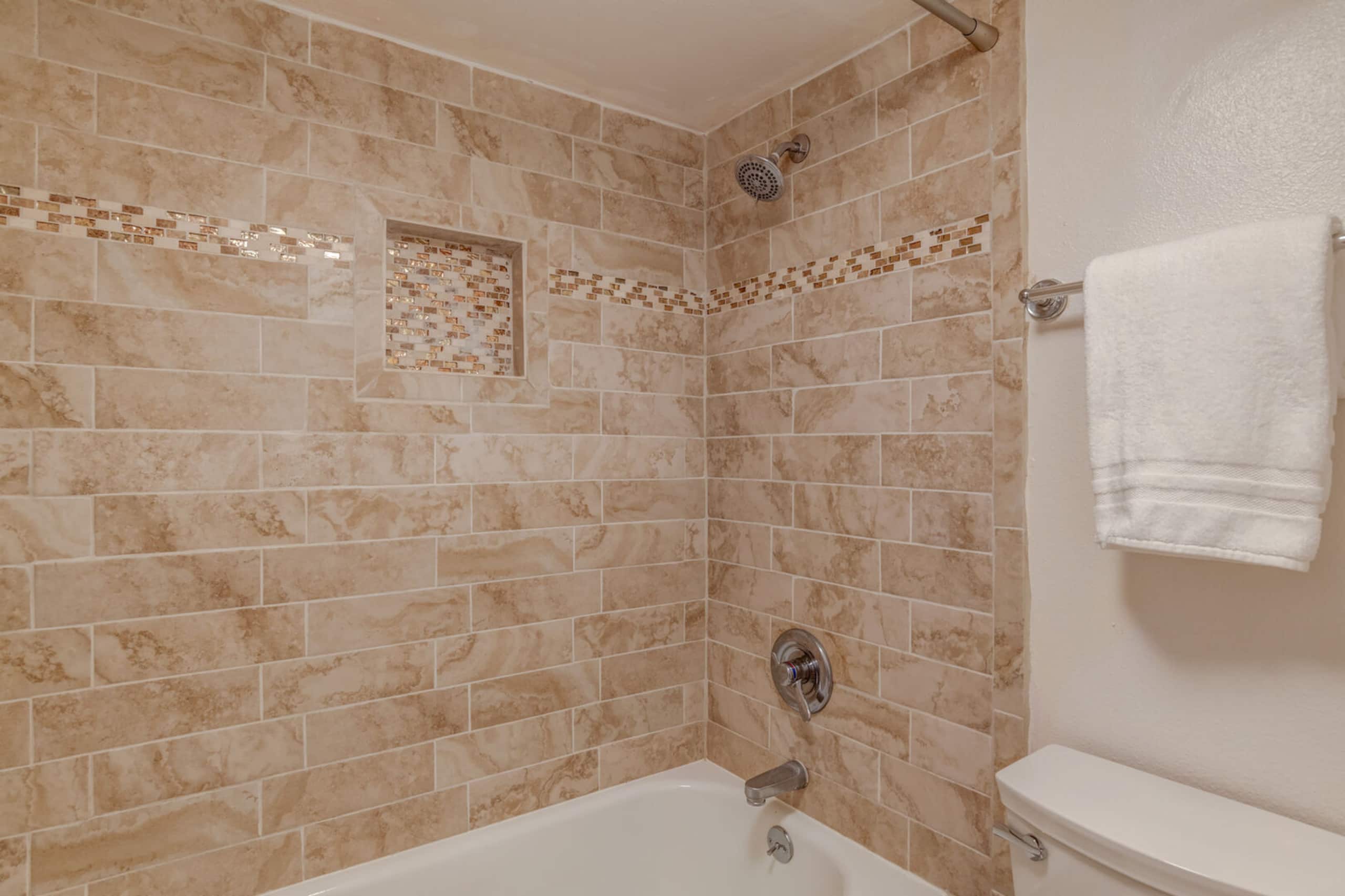 Condo in Lahaina · ★4.76 · 2 bedrooms · 4 beds · 2 private baths - Image 19
