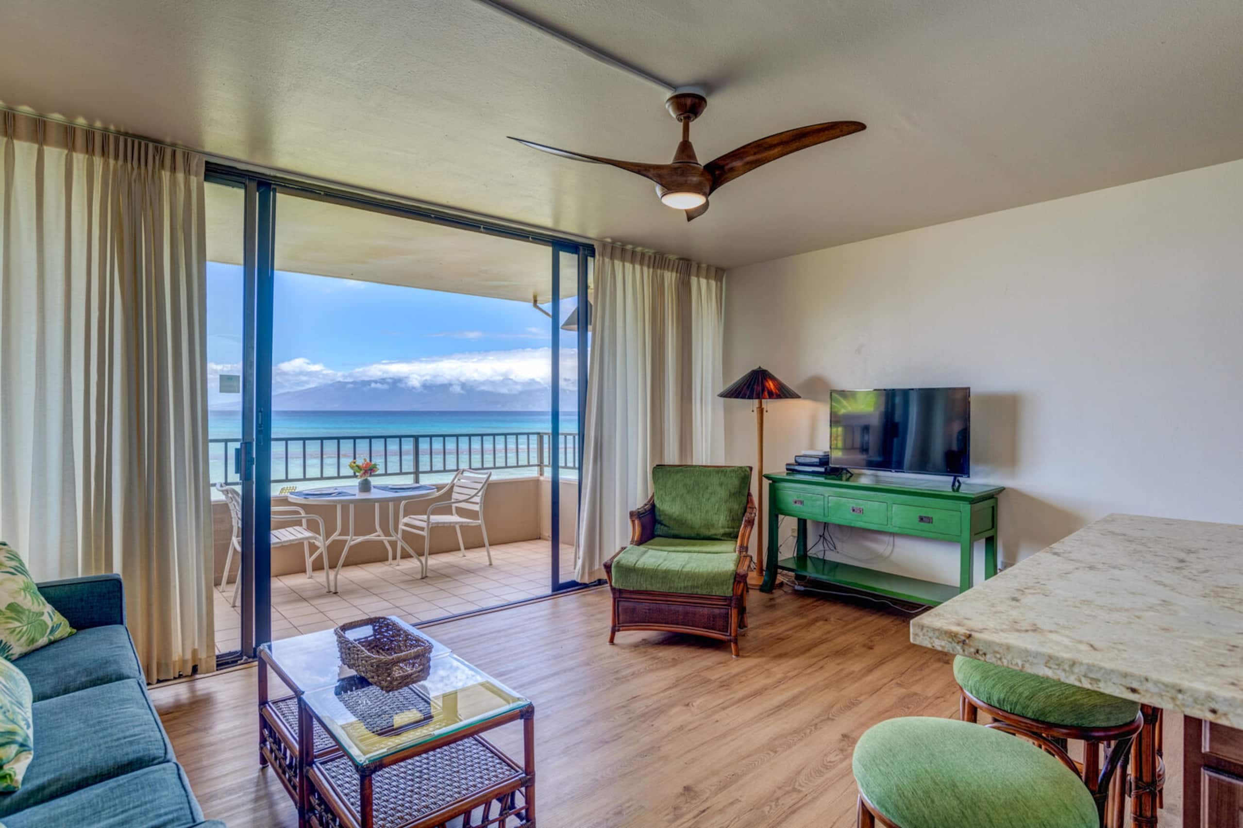 Condo in Lahaina · ★4.76 · 2 bedrooms · 4 beds · 2 private baths - Image 7