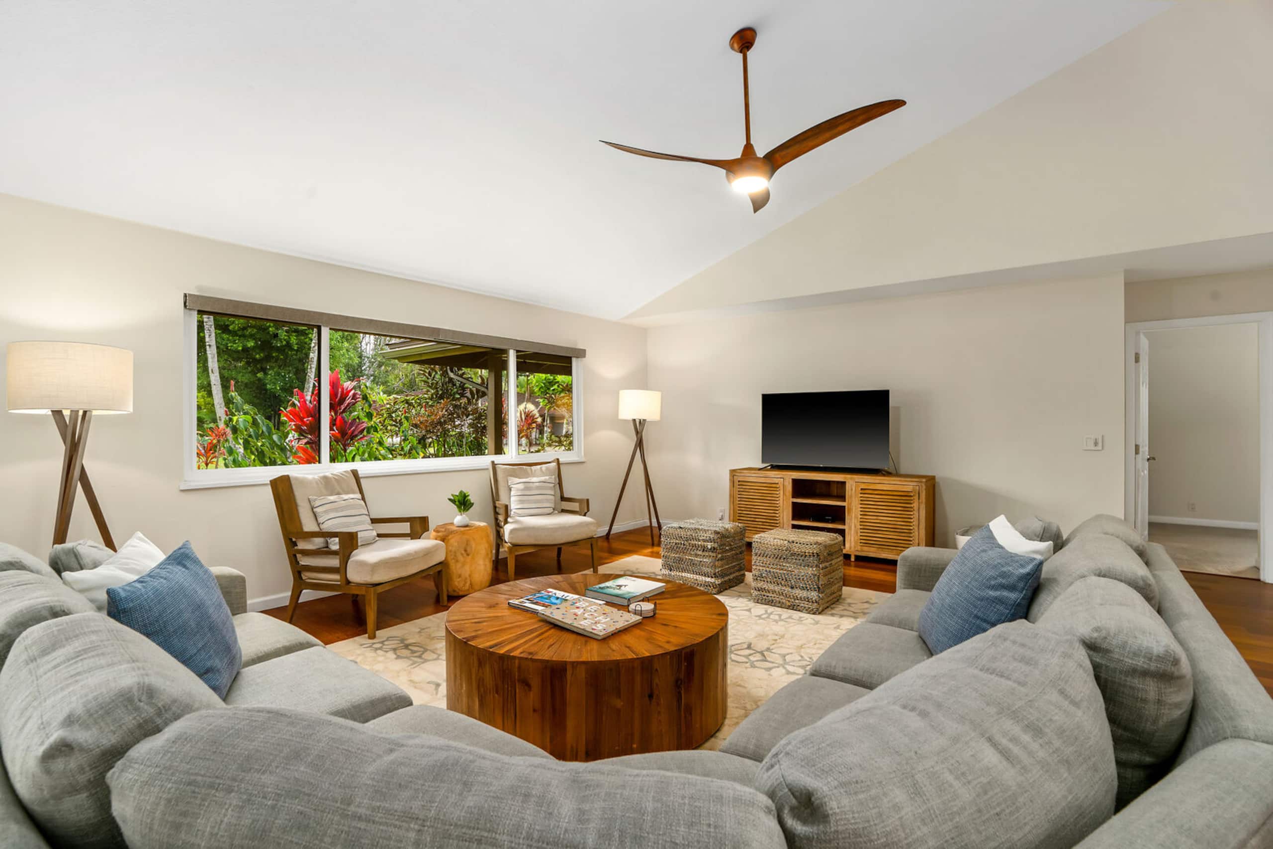 Home in Princeville · ★4.97 · 4 bedrooms · 6 beds · 2 private baths - Image 14