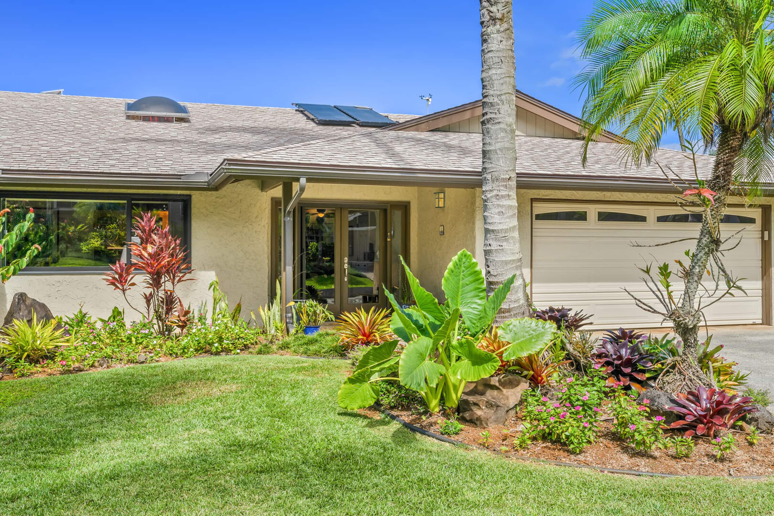 Home in Princeville · ★4.97 · 4 bedrooms · 6 beds · 2 private baths - Image 8