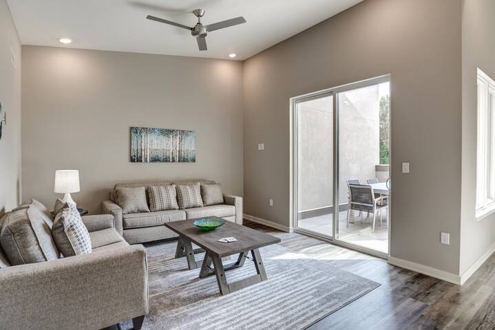 Asheville Proud South Slope Townhome gallery image 3