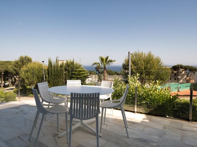 Family Apartment LLevant 3 Rooms Sea view gallery image 3