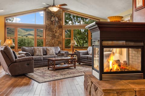 Hyalite House-Private Yellowstone River Front Home