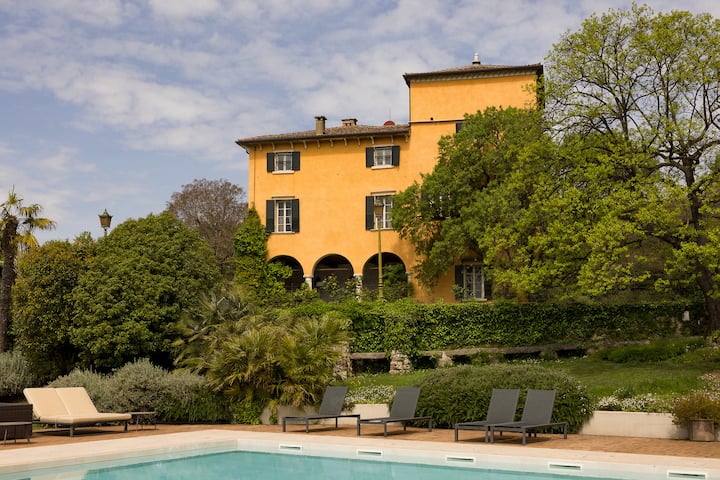 Villa Torre Di Terzolan With Pool And Jacuzzi - Vérone