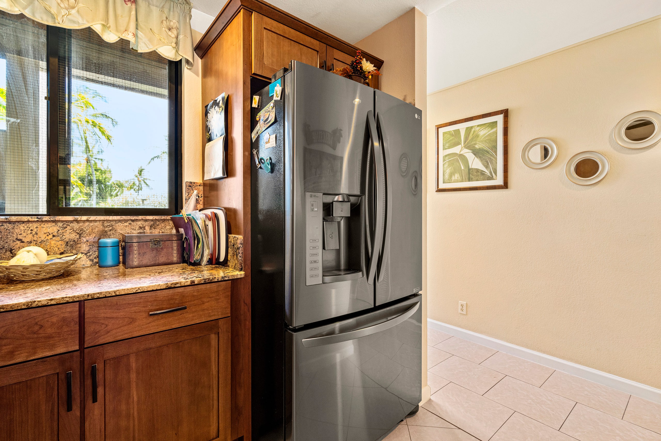 Condo in Kailua-Kona · ★4.7 · 2 bedrooms · 3 beds · 2 shared baths - Image 11