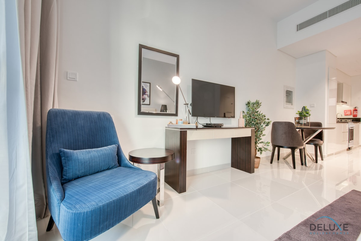 Top performing Airbnb: Luxuriant Studio at Golf Promenade 2A DAMAC Hills in Al Hebiah Third