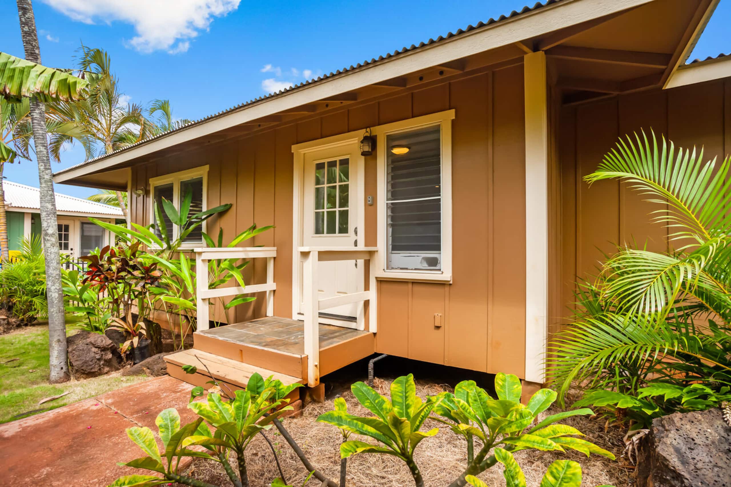 koolkondo Surf Bungalow with Pool by the beach - Photo 9