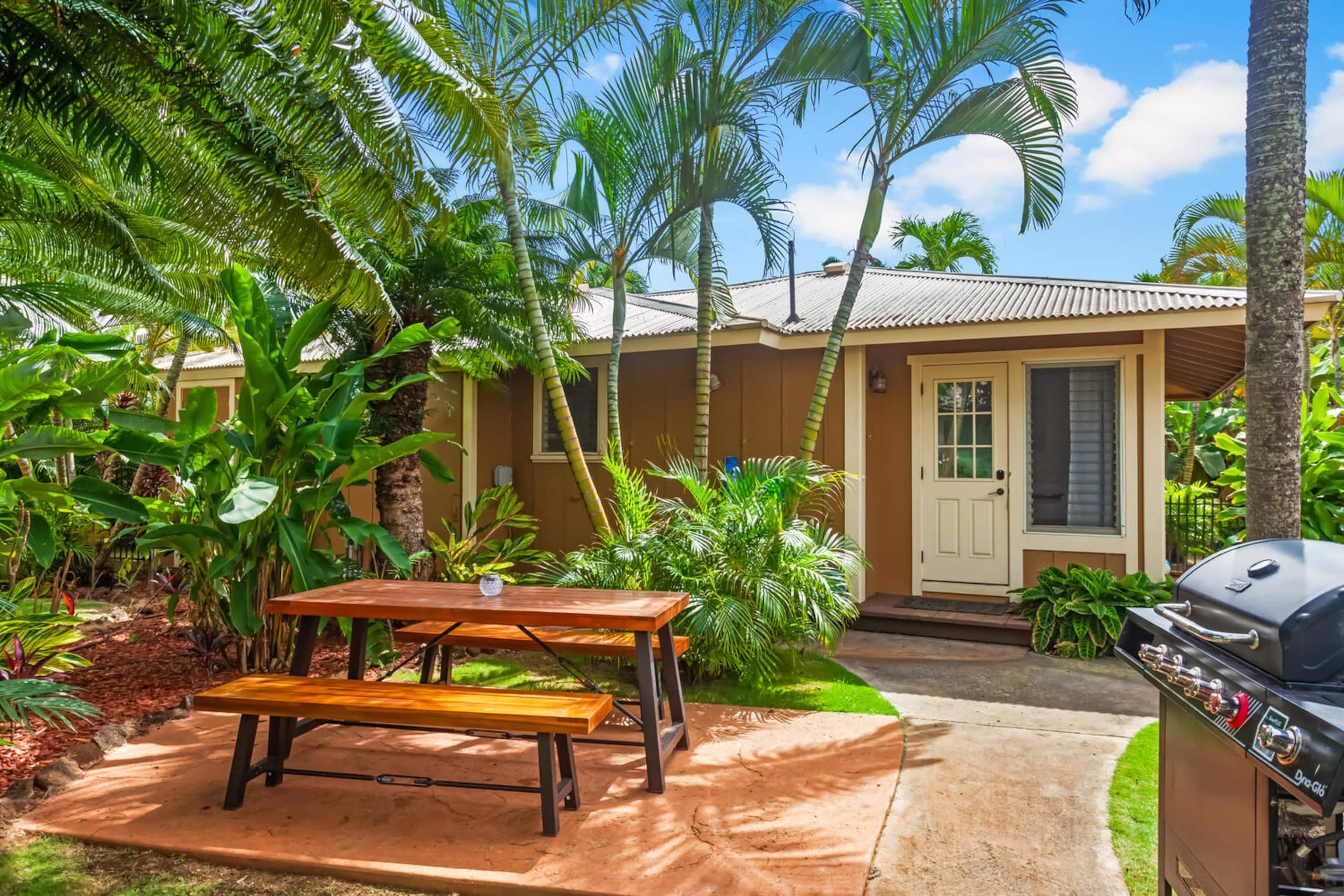koolkondo Surf Bungalow with Pool by the beach - Photo 14