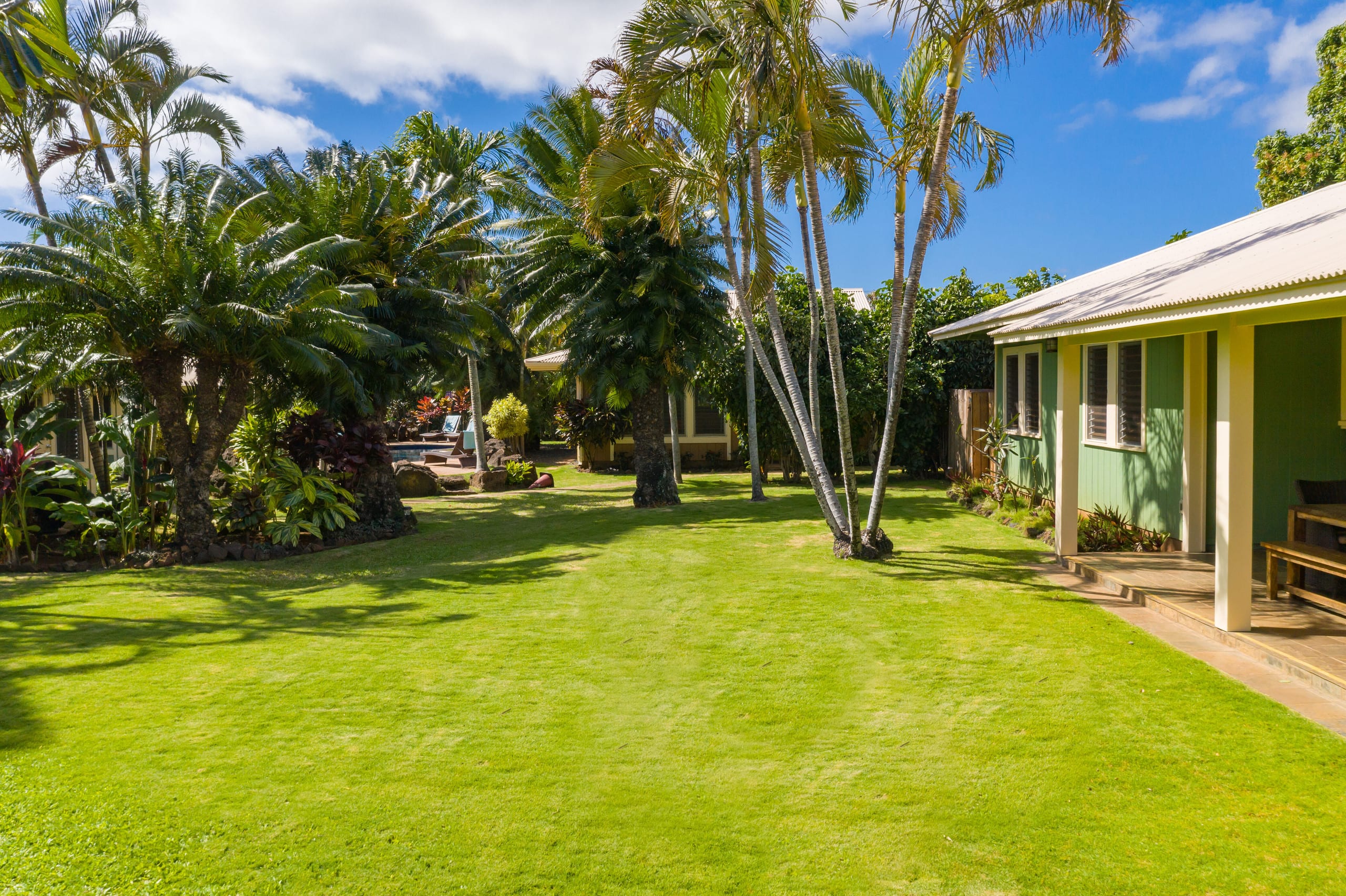 koolkondo Surf Bungalow with Pool by the beach - Photo 8