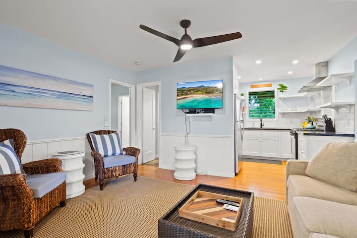 koolkondo Beach Bungalow with Pool by the beach