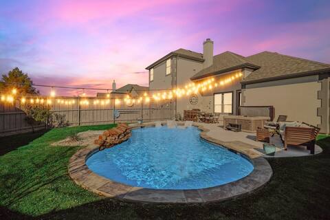Texan Sunny Oasis, 5 BED, Private Pool, Hot tub