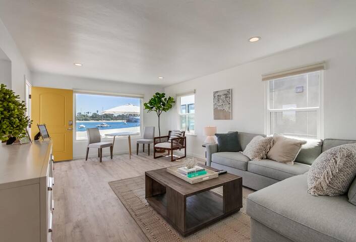 WOW 130’ of Water Front * 4 Houses * 10 Parking gallery image 4