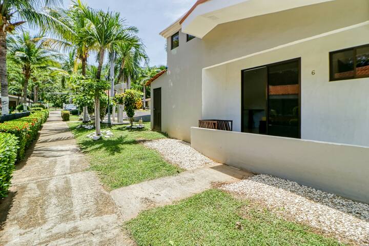 Convenient 1BR Waterview Club Voca | Patio