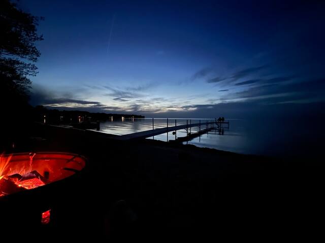 Amazing Beach, Three Season Porch, & Much More! gallery image 2