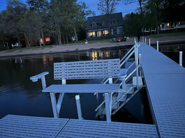 Amazing Beach, Three Season Porch, & Much More! gallery image 3