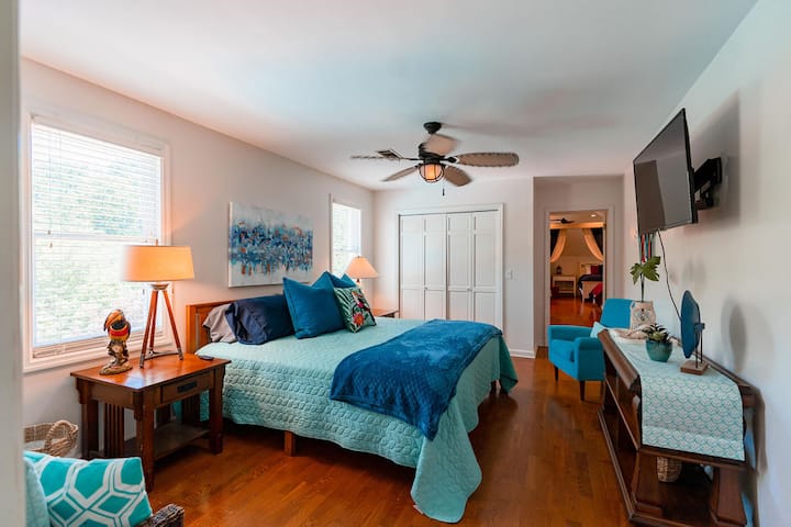 FFB Hideaway-King Bed