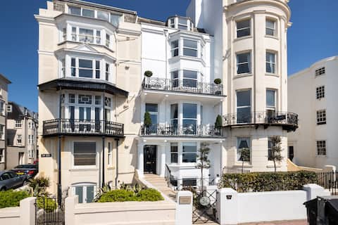 Eastcliff House & The Art Deco Flat