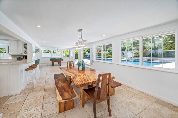 Villa Hui Hou: Luxe 5BR Lanikai Elegant Villa w/Po gallery image 3