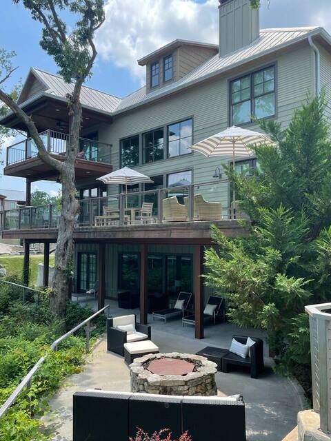 15% Off 4 Night Stay! Amazing Waterfall/Lake Views