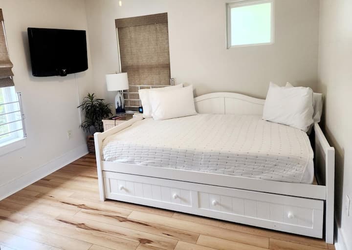 ضيف في الطابق العلوي مع سرير مزدوج