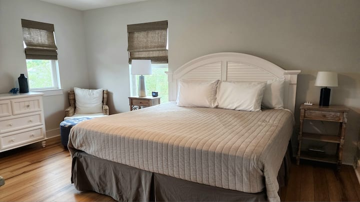 غرفة النوم الرئيسية