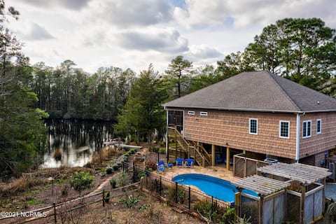 River Road Retreat - Heated Private Pool, Pond, Fi